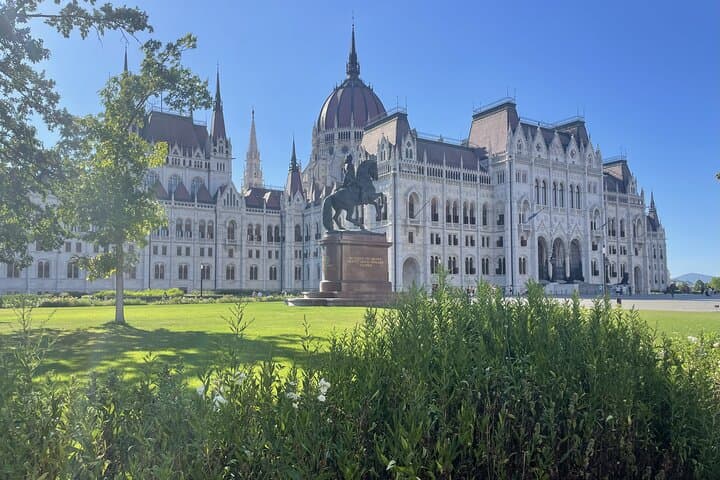 Budapest Scavenger Hunt Along the Danube: Interactive Walking Tour photo 5