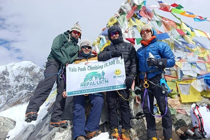 Yala Peak Climb and Langtang Trek: 12-Day Himalayan Expedition