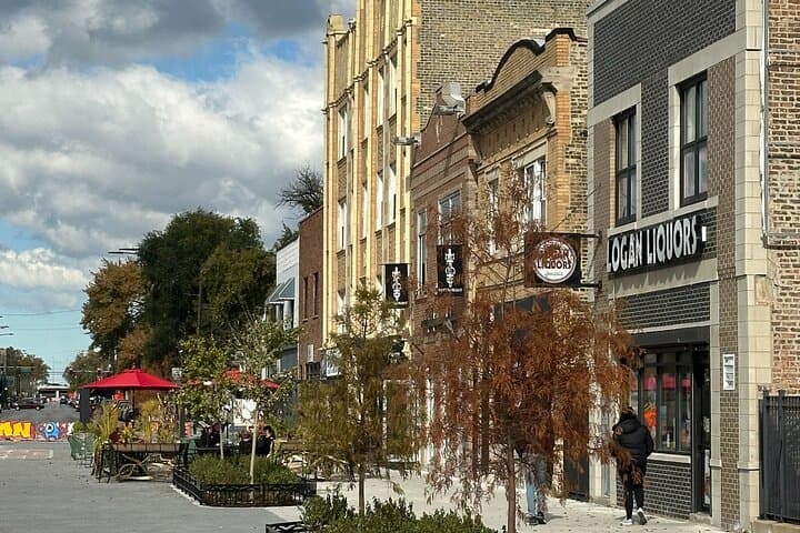logan-square-walking-tour-local-guided-neighborhood-experience photo 4