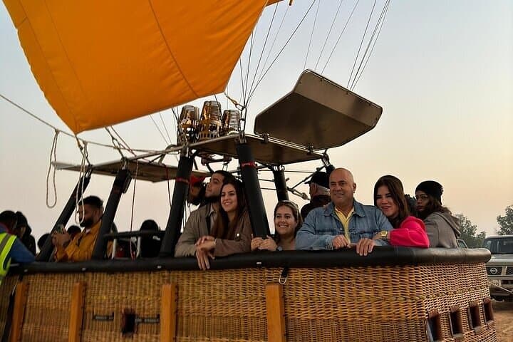 Sunrise Hot Air Balloon Over Dubai Desert — 45–60 Minute Flight with Transfers photo 3