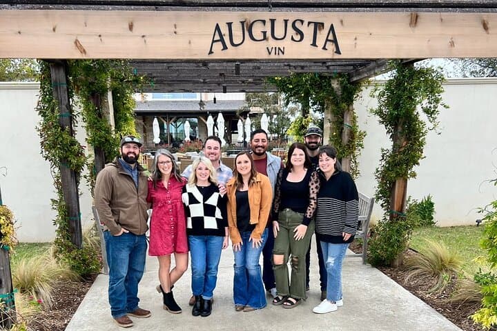 Hill Country Mistletoe and Merlot Tour — Festive Fredericksburg Wine Tasting Experience