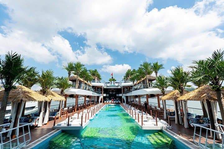 Ha Long Ultra-Luxury Day Cruise: Pool, Kayaks & Surprise Cave photo 2
