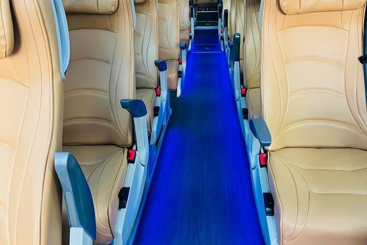 Luxury Group Airport Transfer in Dubai: Private Coach Service from Hotels to DXB photo 2