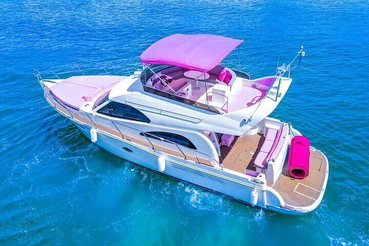 Pink Miami Yacht Rental: Private 48–50ft Luxury Charter in Biscayne Bay (3–6 hrs)