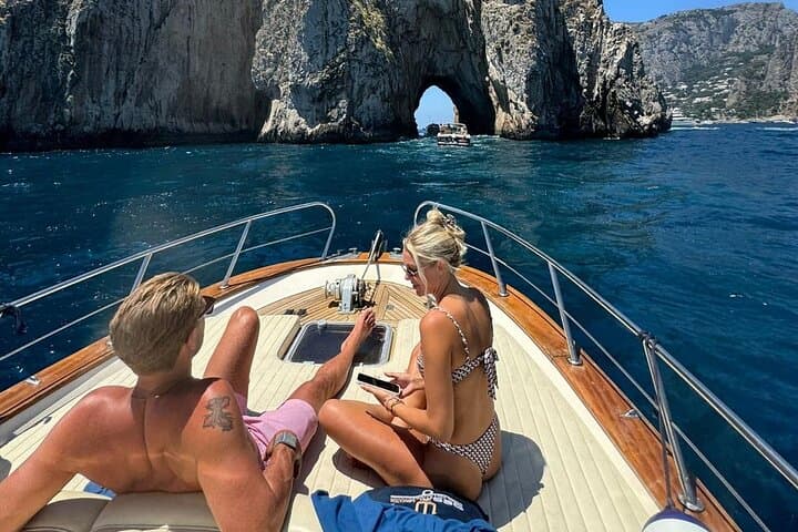 Private Capri Boat Tour from Naples — Full-Day Cruise to Capri’s Grottos & Faraglioni