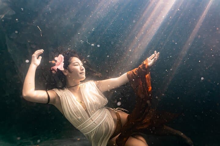 Underwater Photoshoot in Tulum: Private Villa Water Portrait Experience photo 4