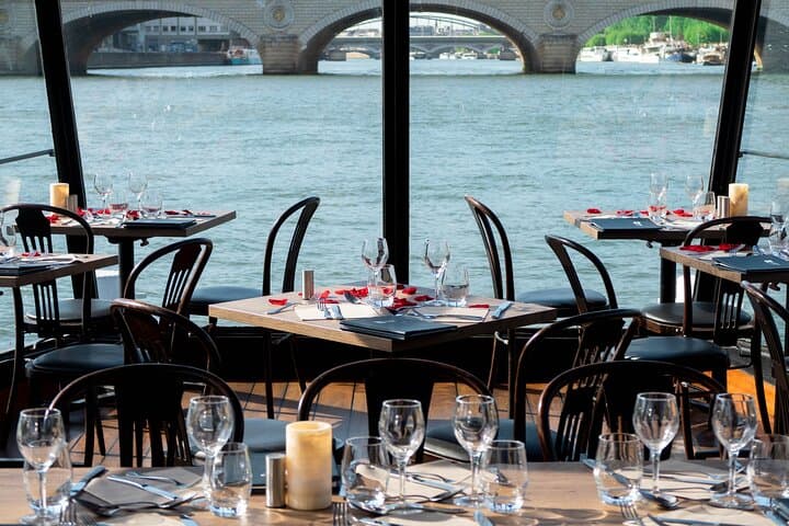 Christmas Seine Dinner Cruise: 3-Course Gourmet Lunch & Wine in Paris photo 4