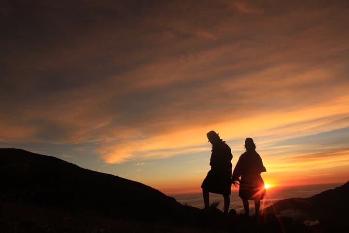 Quilotoa Lagoon Full-Day Hike & Tigua Community Visit from Quito
