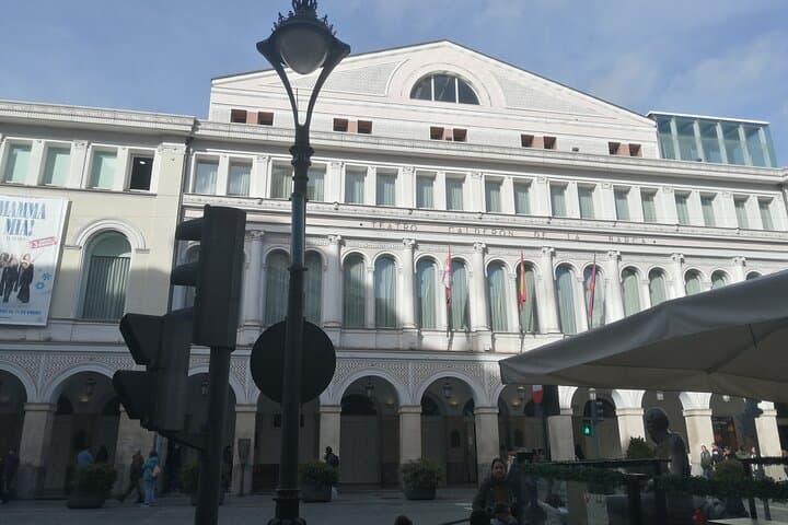 Valladolid Walking Tour: Plaza Mayor, Architecture & Local Stories photo 3