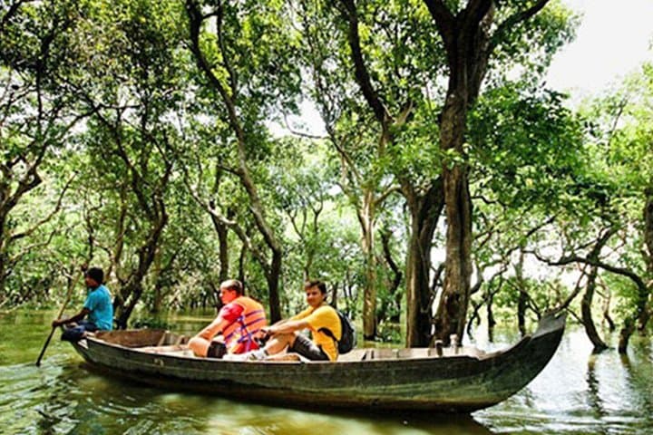 Kampong Phluk & Roluos Temples Tour — Floating Village Cruise and Bakong Exploration photo 4