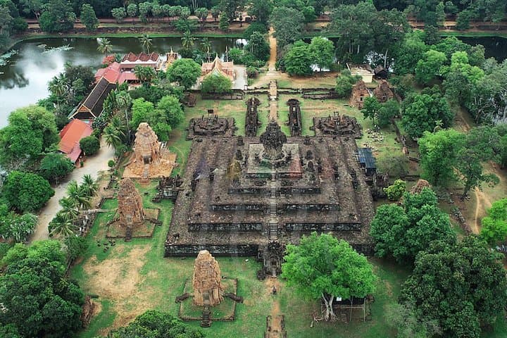 Kampong Phluk & Roluos Temples Tour — Floating Village Cruise and Bakong Exploration photo 6