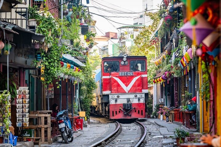 Private Hanoi Walking Tour: Explore Old Quarter & Iconic Train Street photo 2