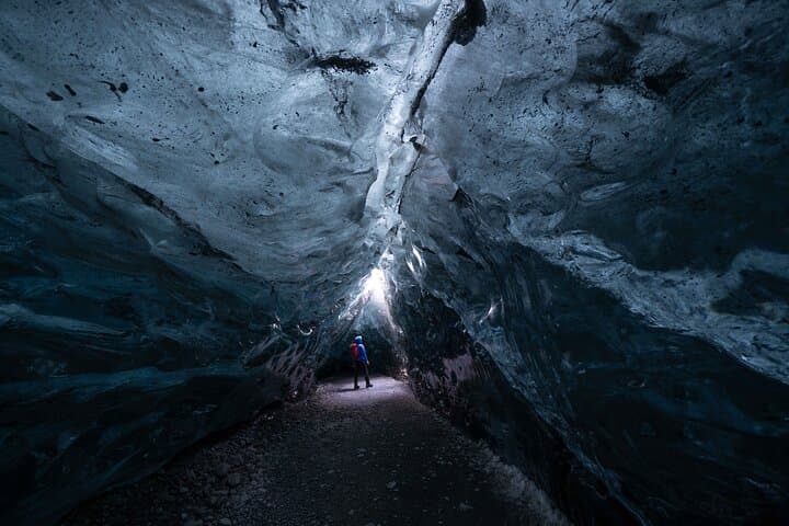 Jökulsárlón Ice Cave Tour: Explore the Blue Ice of Breiðamerkurjökull photo 6