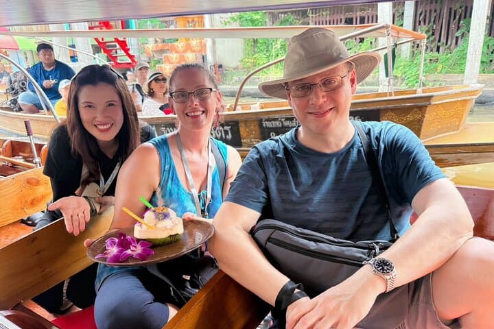 Maeklong Railway & Damnoen Saduak Floating Market: Private Day Tour from Bangkok