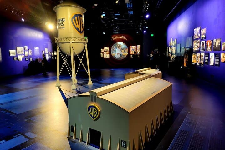 behind-the-scenes-warner-bros-vip-studio-tour-and-hollywood-highlights
