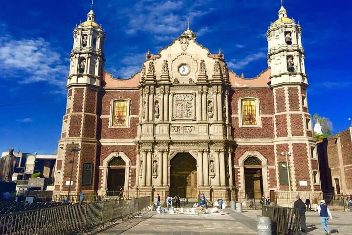 Dawn Balloon Flight Over Teotihuacan and Express Basilica Visit photo 6