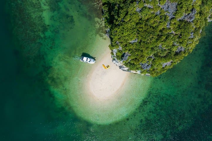 Private 3-Hour Yacht Cruise in Ha Long Bay — Kayak, Swim & Sunset Views photo 2