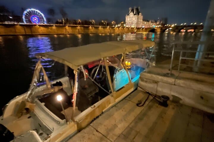 Private Seine River Cruise from Musée d'Orsay — 90-Minute Paris Highlights photo 3