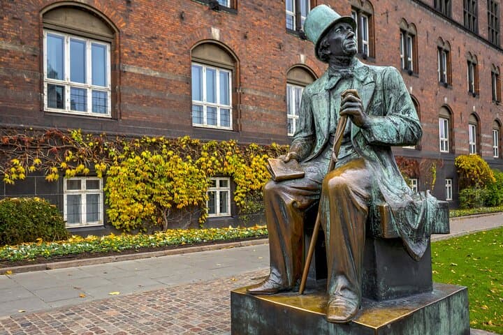 Self-Guided Copenhagen Walking Tour: City Hall to The Little Mermaid with Audioguide photo 6