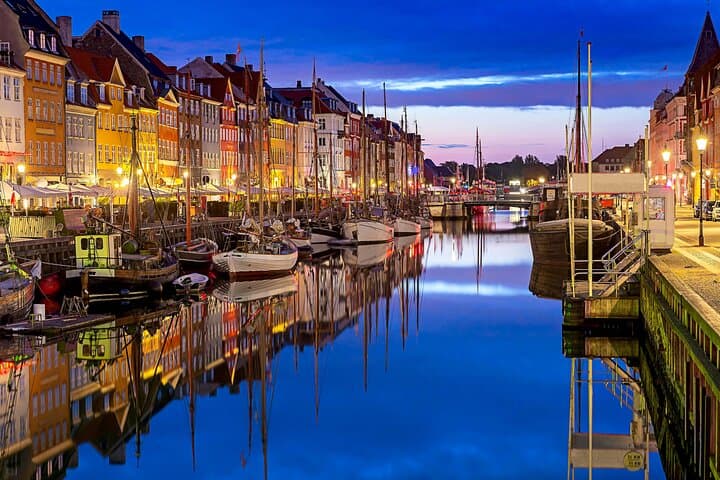 Self-Guided Copenhagen Walking Tour: City Hall to The Little Mermaid with Audioguide