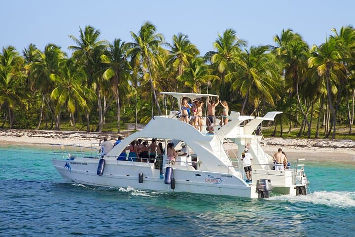 Private Catamaran Punta Cana: Half-Day Snorkel & Drinks Charter