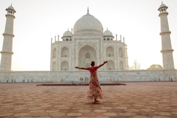 Taj Mahal Day Tour from Bengaluru — Same‑Day Flight, Yamuna Expressway & Agra Fort
