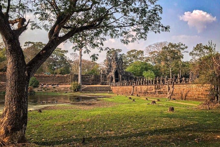 Sunrise Cycling at Angkor Wat: Temple Ride with Breakfast photo 4