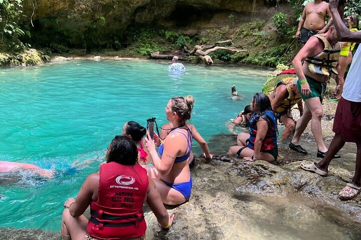 Blue Hole & Dunn’s River Falls: Private Montego Bay Day Tour
