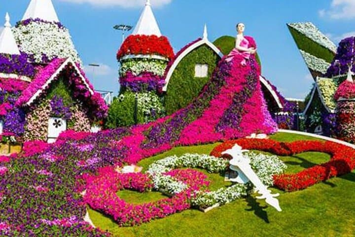 Explore Dubai Miracle Garden — World's Largest Floral Wonderland