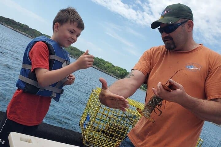 Private Maine Lobstering and Scenic Cruise in Saco Bay — Day & Sunset Charters