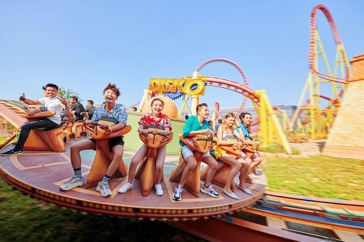 Phu Quoc Safari and VinWonders: Full-Day Wildlife and Theme Park Adventure photo 2
