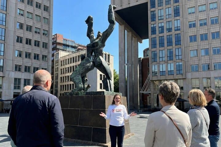 Rotterdam Highlights Walking Tour — WW2, Markthal & Cube Houses photo 3