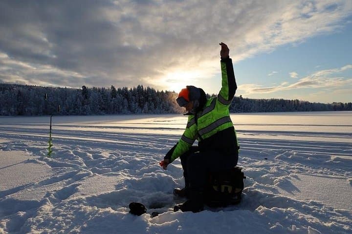 Ice Fishing & Winter BBQ in the Finnish Wilderness — Snowshoe to a Rovaniemi Lake photo 3